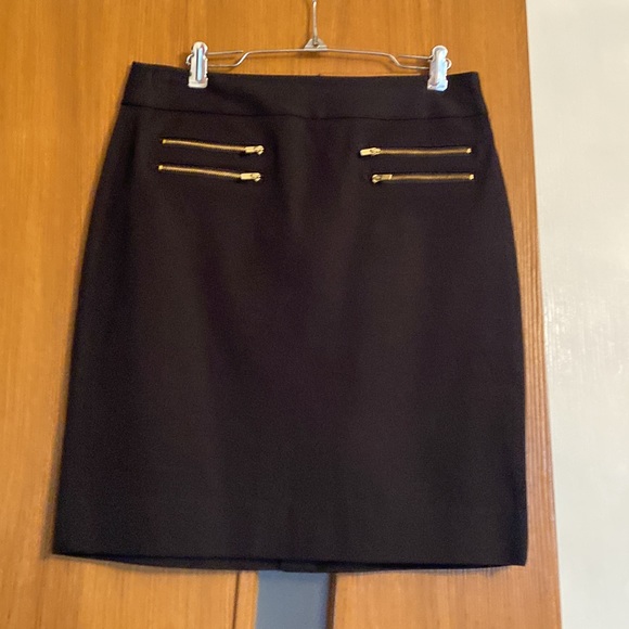 Banana Republic Black Mini Skirt with Gold Zipper Detail - Picture 2 of 7